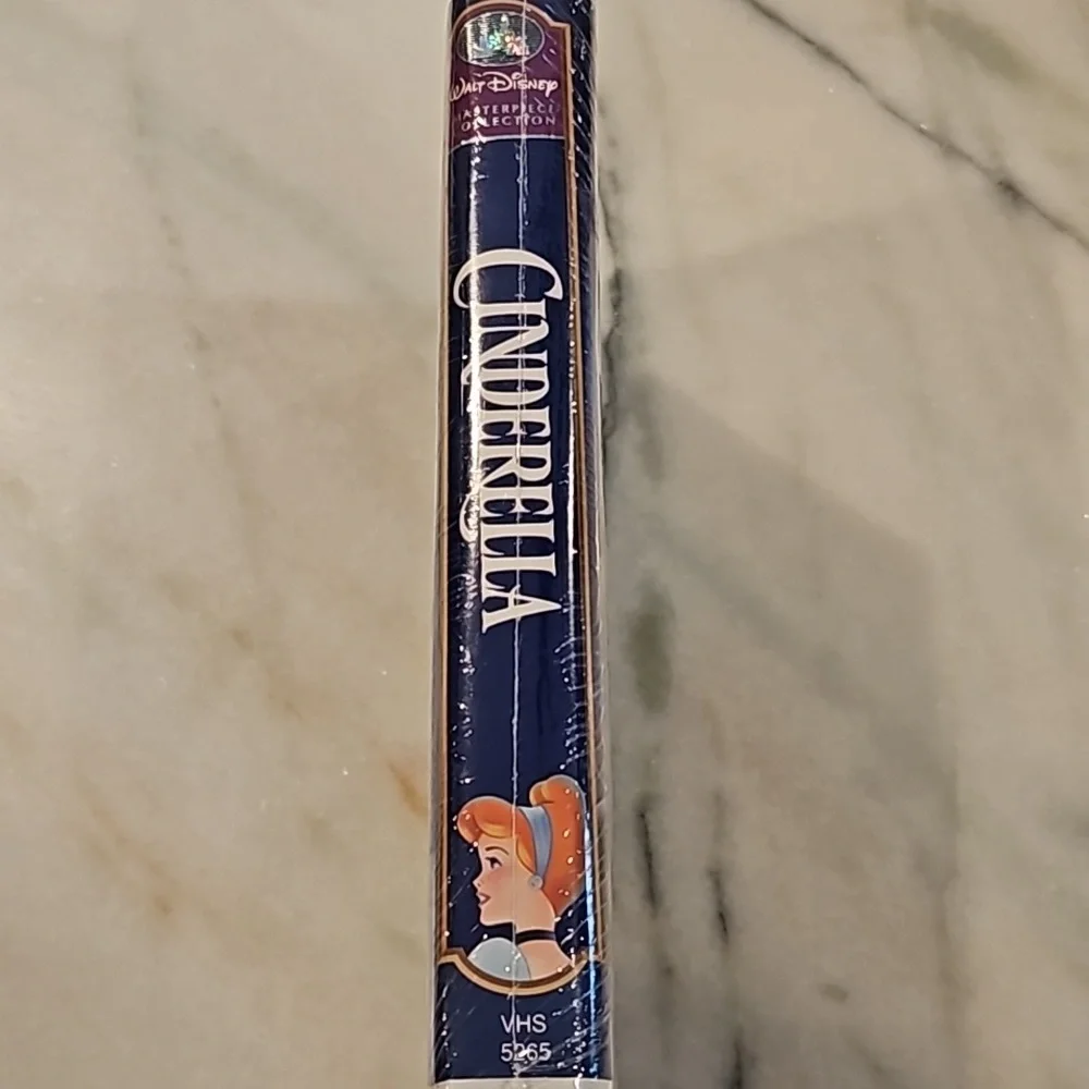 New sealed Walt Disney's Cinderella VHS tape 1995